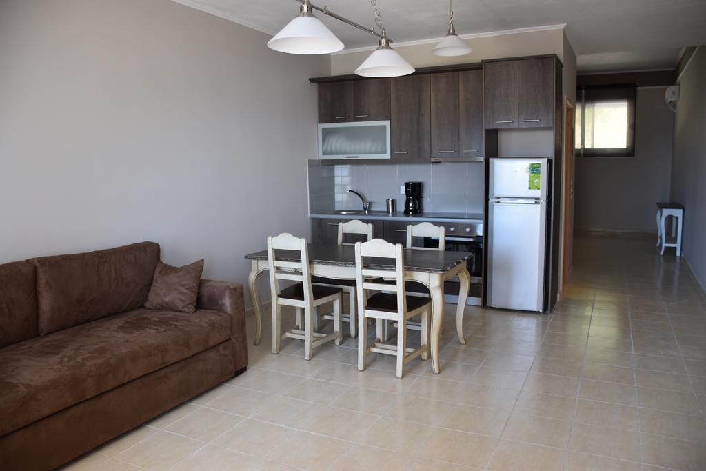 Aperanto House Paralia Loutsas מראה חיצוני תמונה