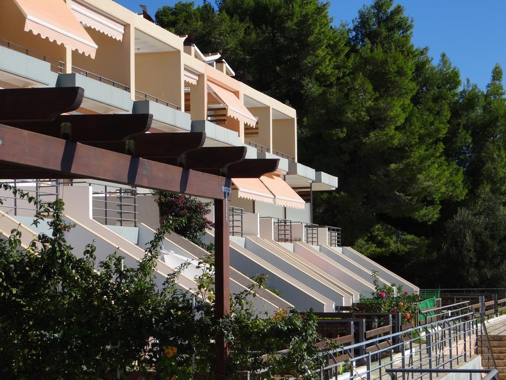 Aperanto House Paralia Loutsas מראה חיצוני תמונה