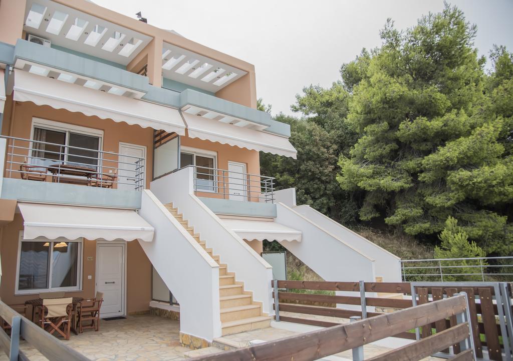 Aperanto House Paralia Loutsas מראה חיצוני תמונה
