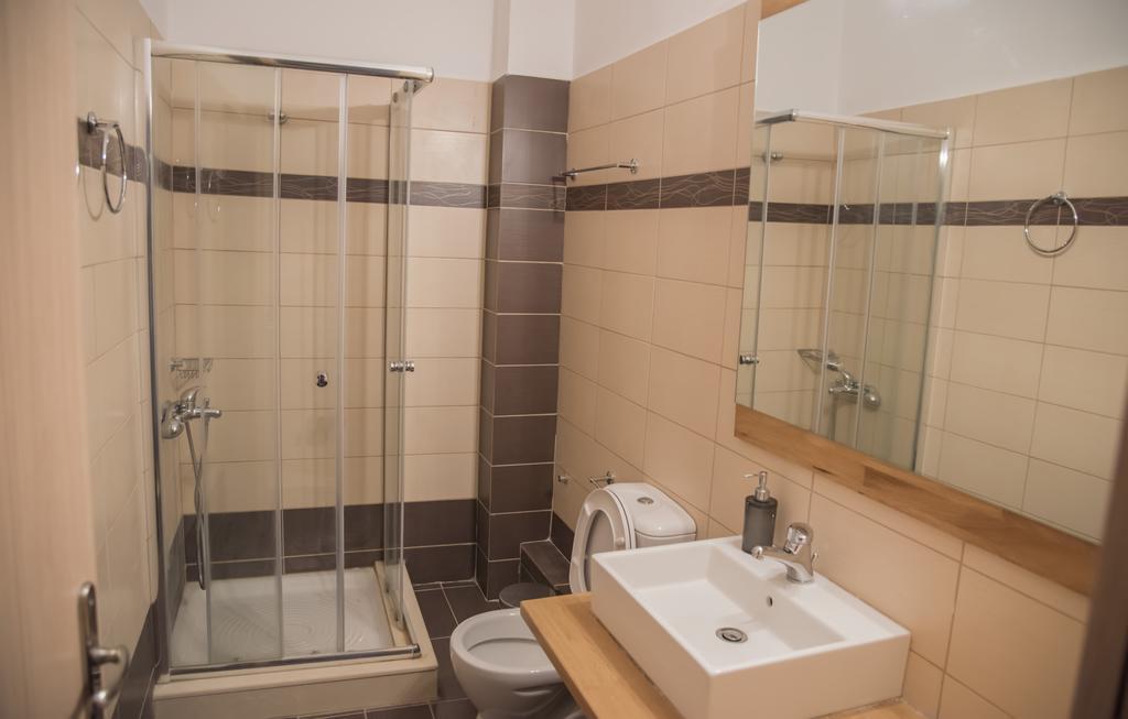 Aperanto House Paralia Loutsas מראה חיצוני תמונה