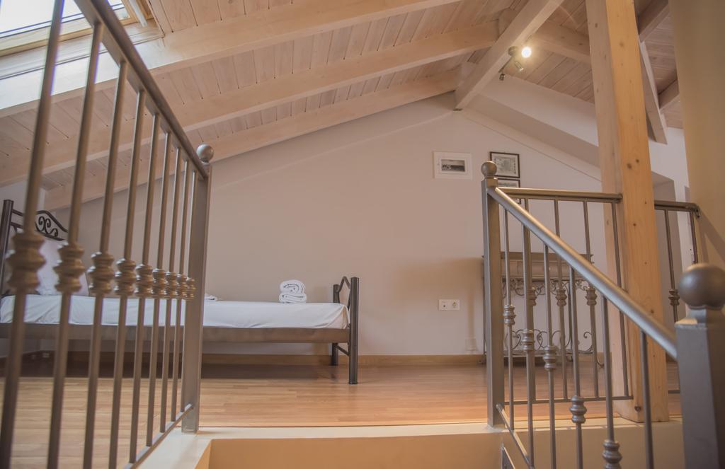 Aperanto House Paralia Loutsas מראה חיצוני תמונה