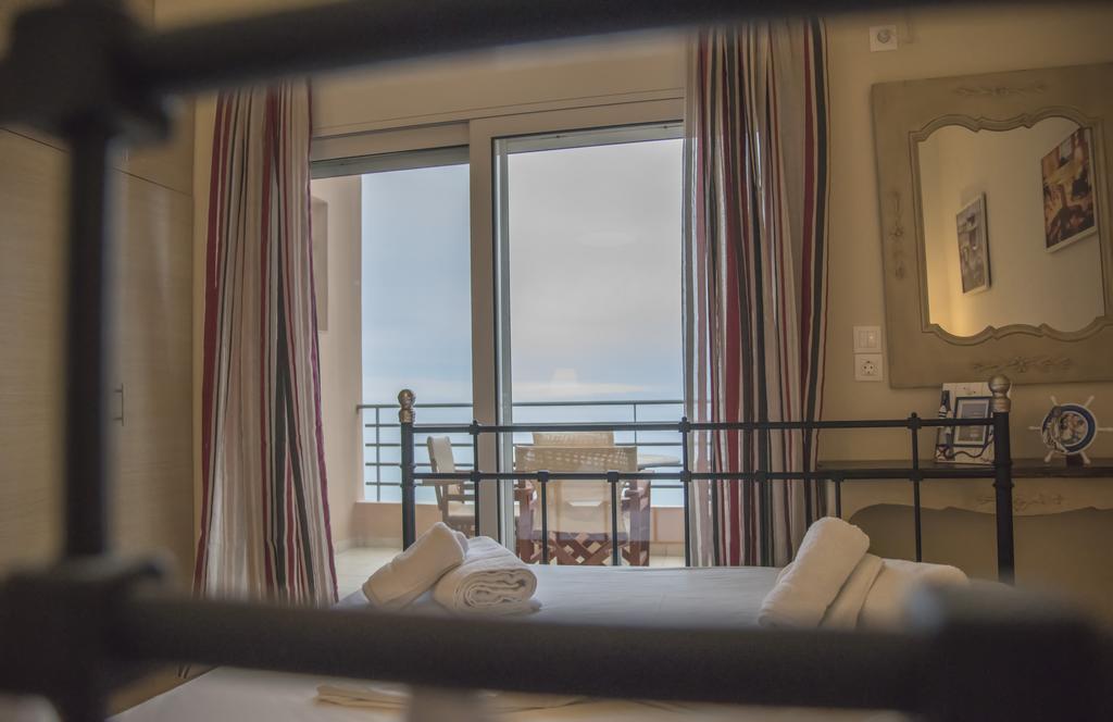 Aperanto House Paralia Loutsas מראה חיצוני תמונה