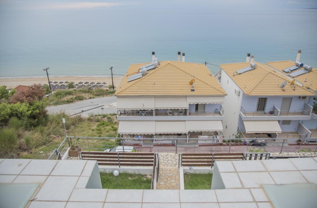 Aperanto House Paralia Loutsas מראה חיצוני תמונה