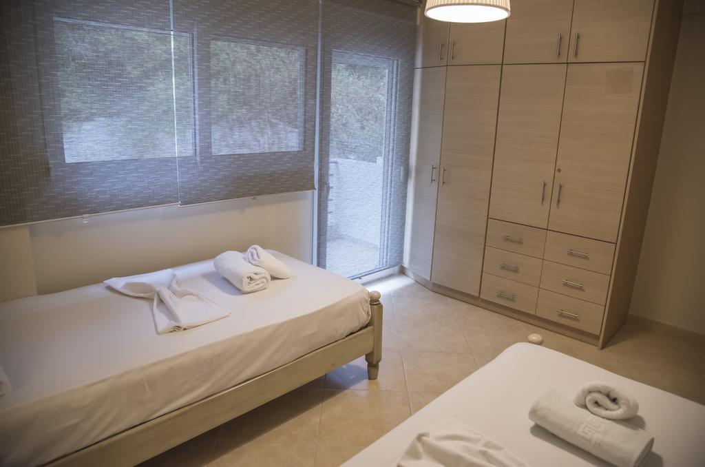 Aperanto House Paralia Loutsas מראה חיצוני תמונה