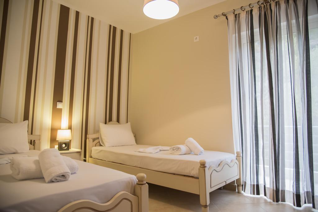 Aperanto House Paralia Loutsas מראה חיצוני תמונה