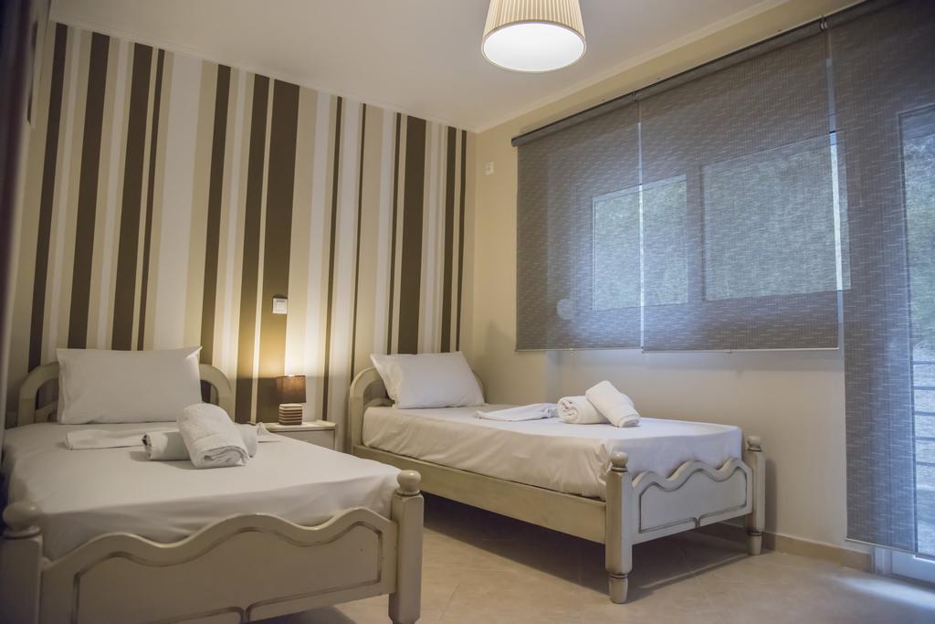 Aperanto House Paralia Loutsas מראה חיצוני תמונה