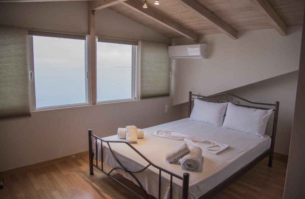 Aperanto House Paralia Loutsas מראה חיצוני תמונה