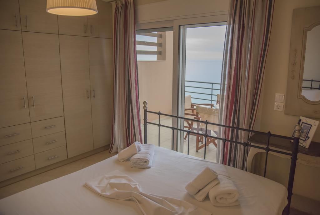 Aperanto House Paralia Loutsas מראה חיצוני תמונה