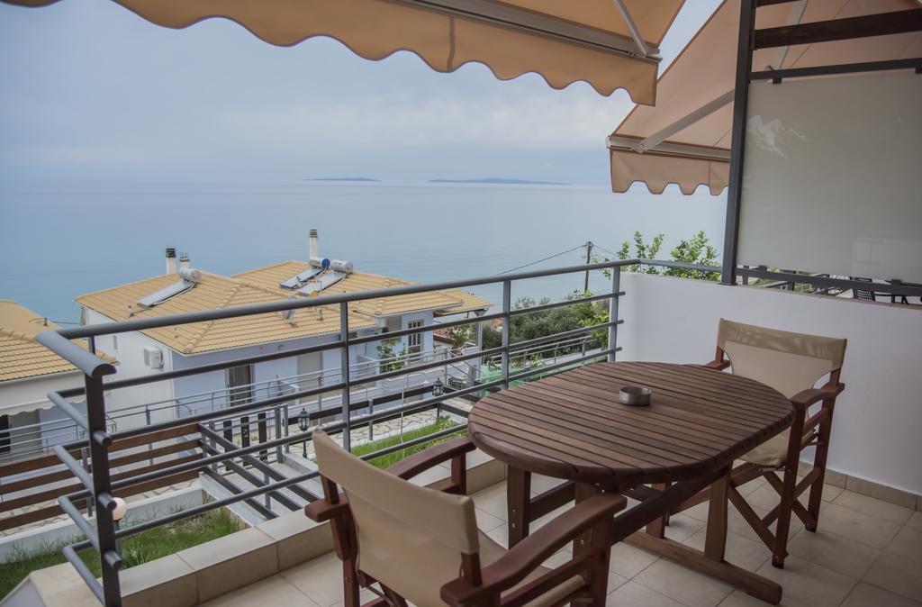 Aperanto House Paralia Loutsas מראה חיצוני תמונה