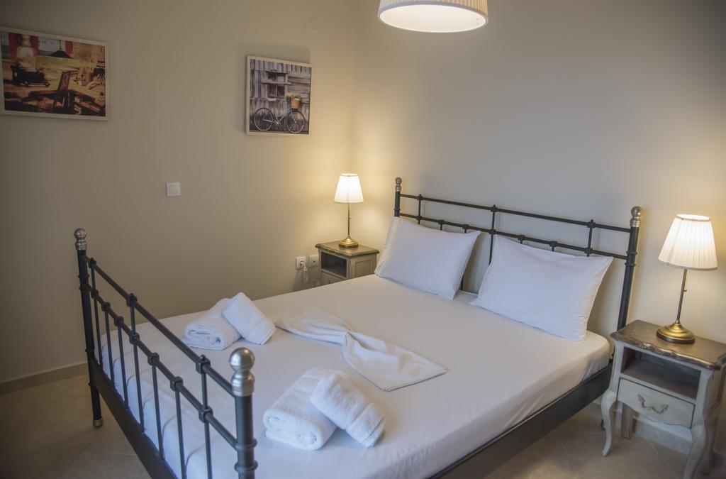 Aperanto House Paralia Loutsas מראה חיצוני תמונה