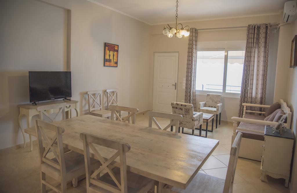 Aperanto House Paralia Loutsas מראה חיצוני תמונה